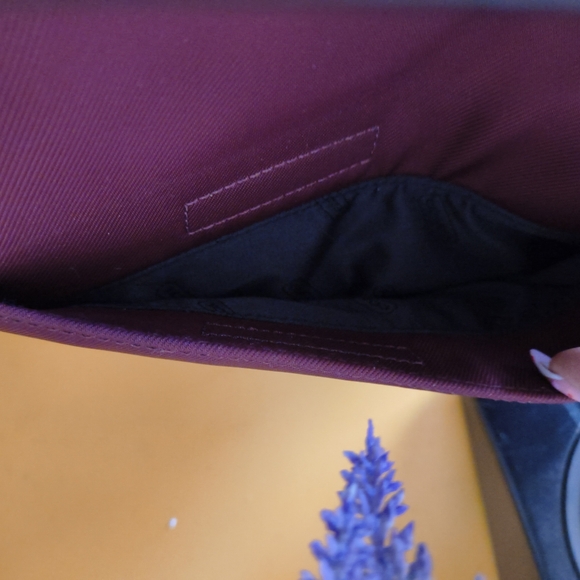 COACH Nylon Shoulder Bag in Maroon- EUC- adjustable strap and Key Holder - Picture 10 of 10